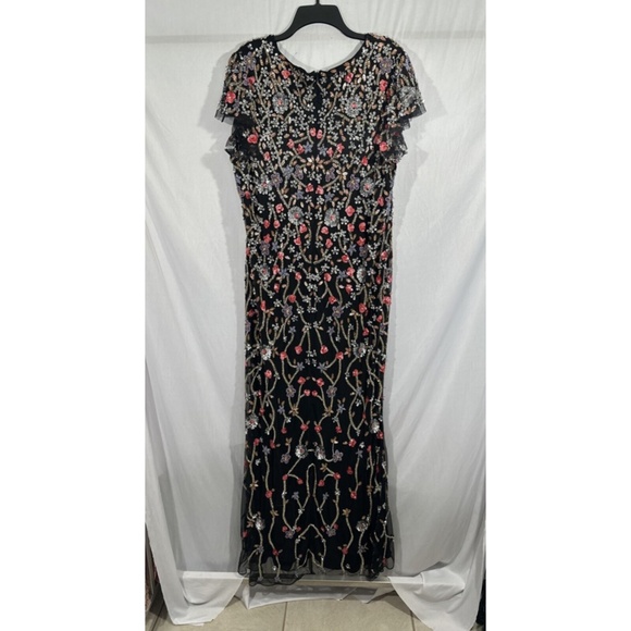 NWT $598 Mac Duggal [PLUS 18W ] Embellished Flutter Cap Sleeve V Neck Gown G1580 - Picture 12 of 15